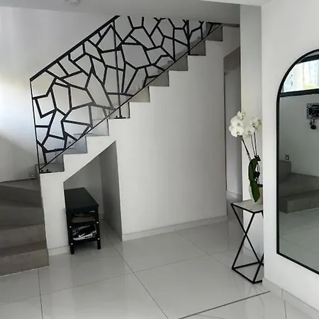 Belle Maison Avec Piscine Chauffee Sans Vis-a-vis Vakantiehuis Caudebec-les-Elbeuf