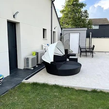 Belle Maison Avec Piscine Chauffee Sans Vis-a-vis *