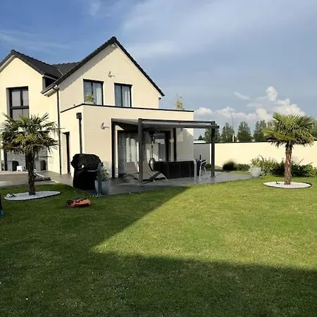 Belle Maison Avec Piscine Chauffee Sans Vis-a-vis