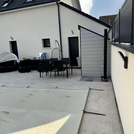 Belle Maison Avec Piscine Chauffee Sans Vis-a-vis Σπίτι διακοπών *