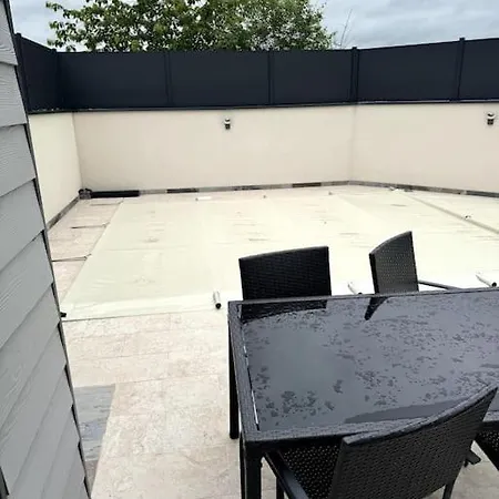Σπίτι διακοπών Belle Maison Avec Piscine Chauffee Sans Vis-a-vis Caudebec-les-Elbeuf