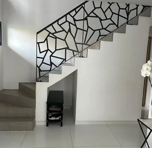 Belle Maison Avec Piscine Chauffee Sans Vis-a-vis 度假居