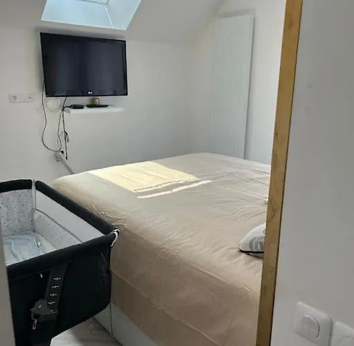 Belle Maison Avec Piscine Chauffee Sans Vis-a-vis 度假居