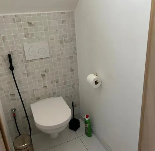 Belle Maison Avec Piscine Chauffee Sans Vis-a-vis *